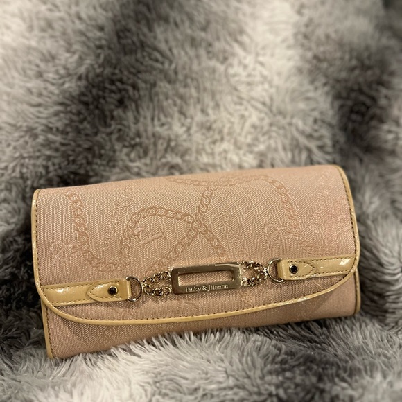 Wallet - Picture 2 of 8